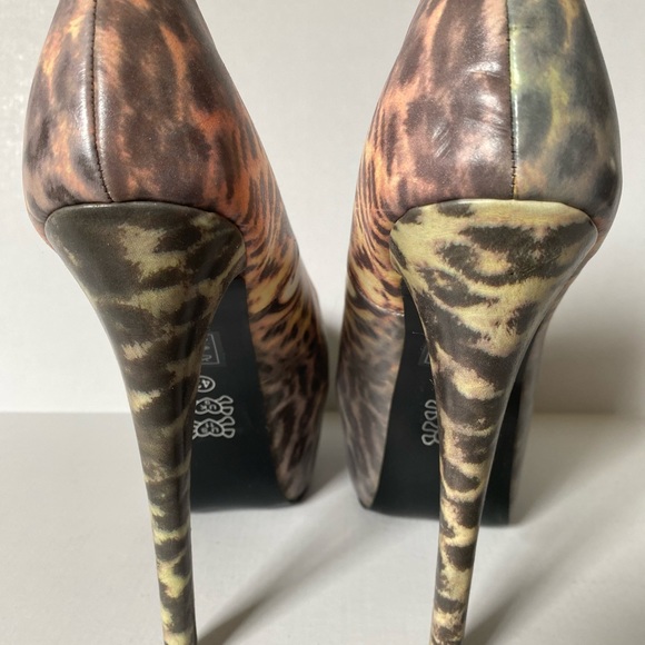 NWOT IRON FIRST DON’T PUSSY FOOT PLATFORM - Picture 4 of 5